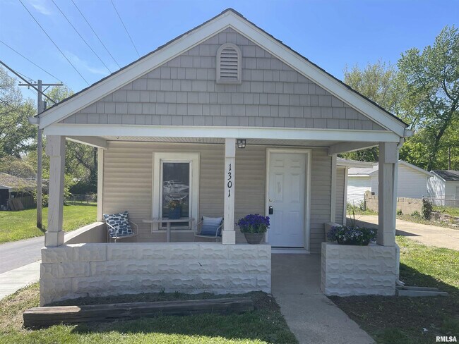 Building Photo - 1301 N Osburn Ave