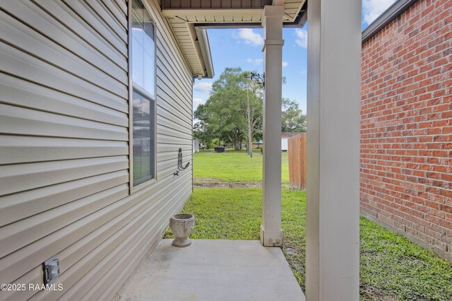 Building Photo - 329 Chimney Rock Blvd