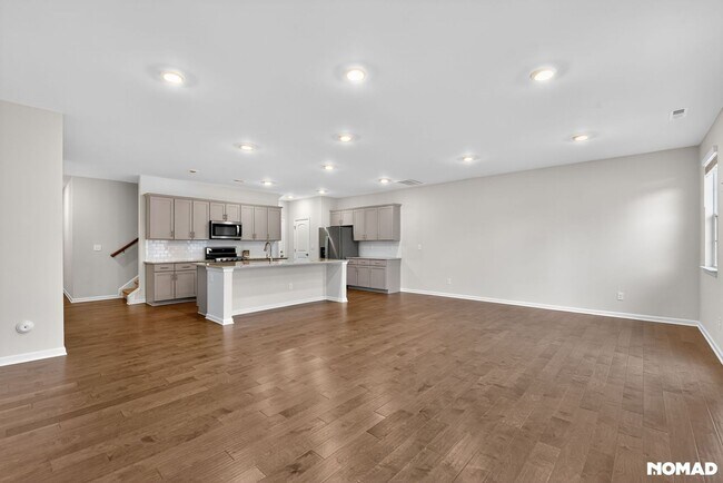 Building Photo - Spacious 3BR Townhome in Matthews