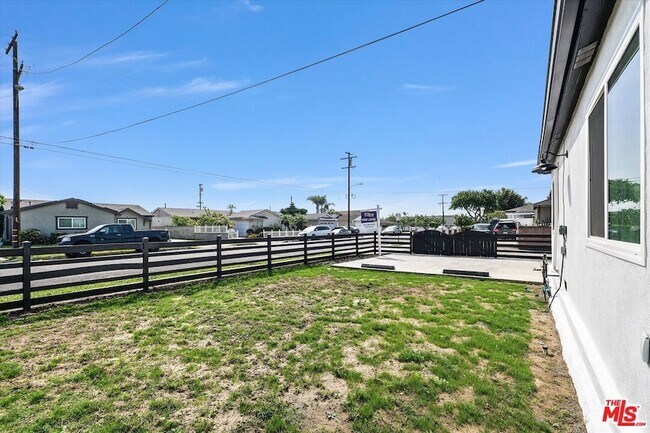 Building Photo - 21431 Moneta Ave