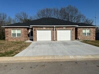 Building Photo - Brand New Neosho Unit now available for lease! $1,500 Rent/$1500 Deposit