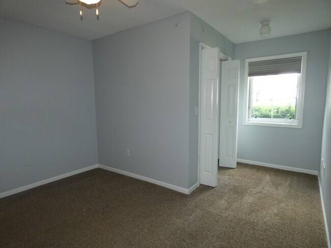 Building Photo - 2483 NE 68th St