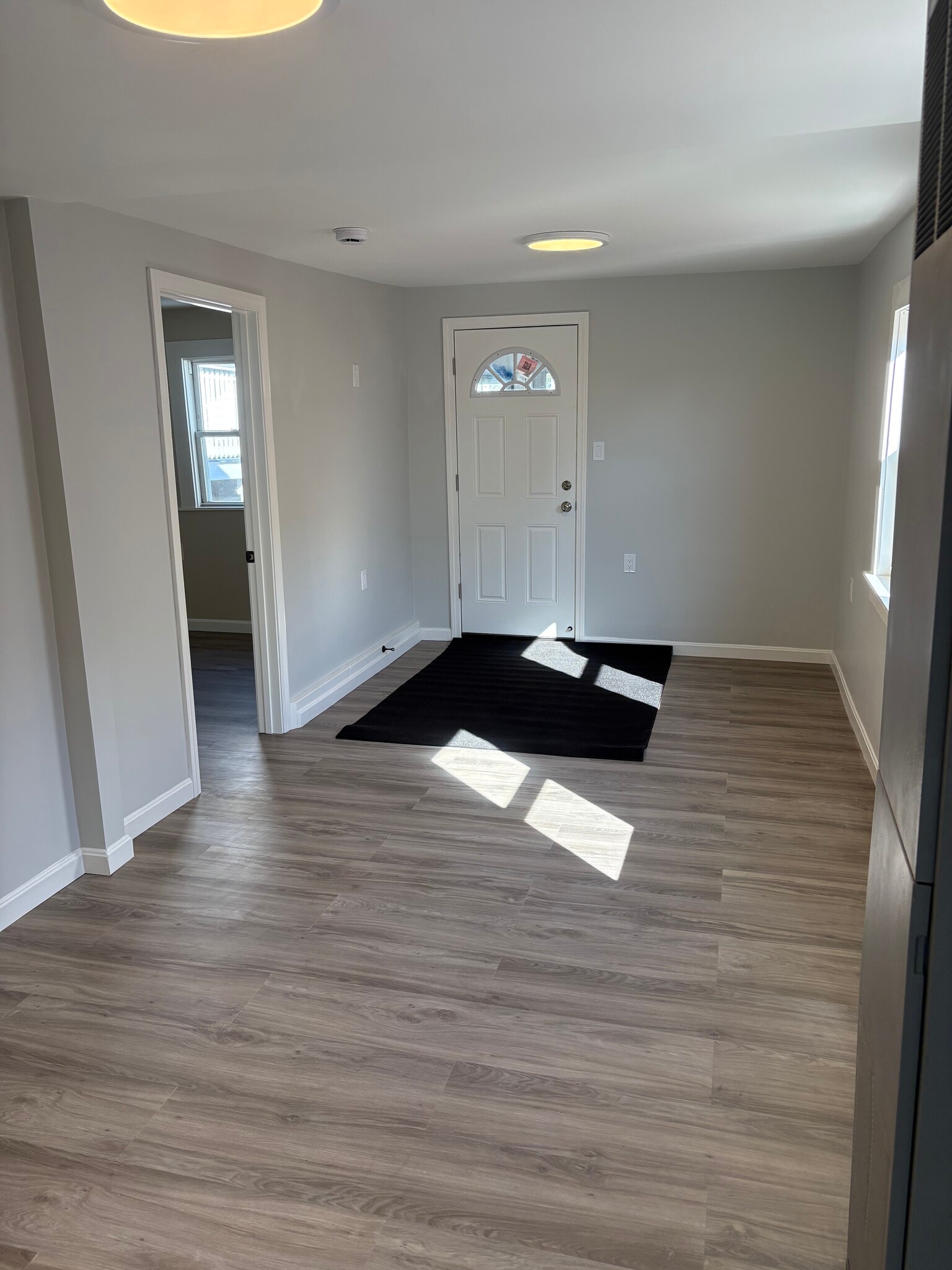 Building Photo - 104 Cable Ave