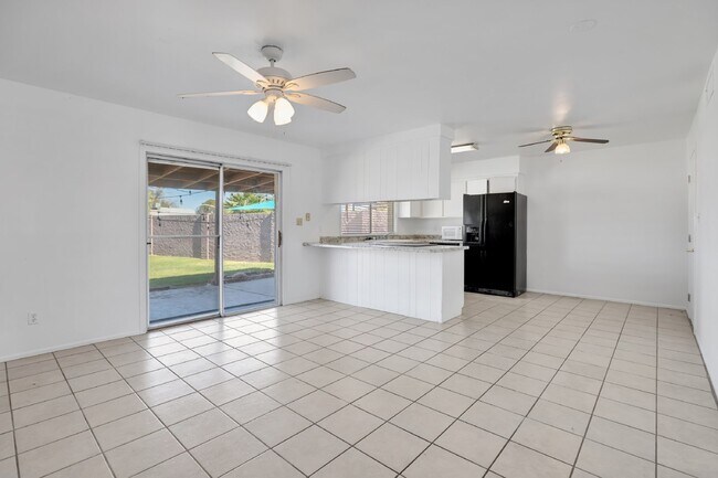 Building Photo - 2104 E Cornell Dr