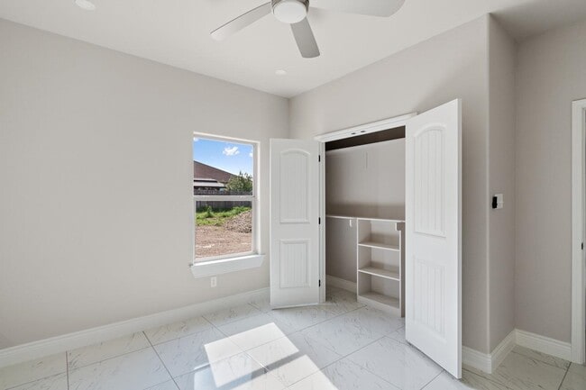 Building Photo - 114 Little Bighorn Trl