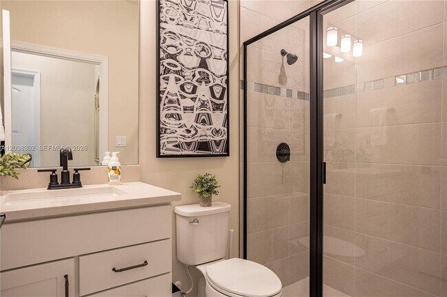 Building Photo - 4423 Spruce Ln