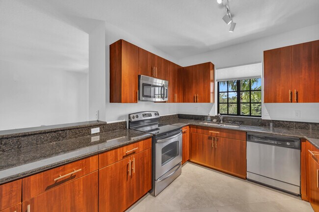 Building Photo - 4907 Midtown Ln