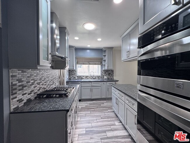 Building Photo - 8850 S Wilton Pl
