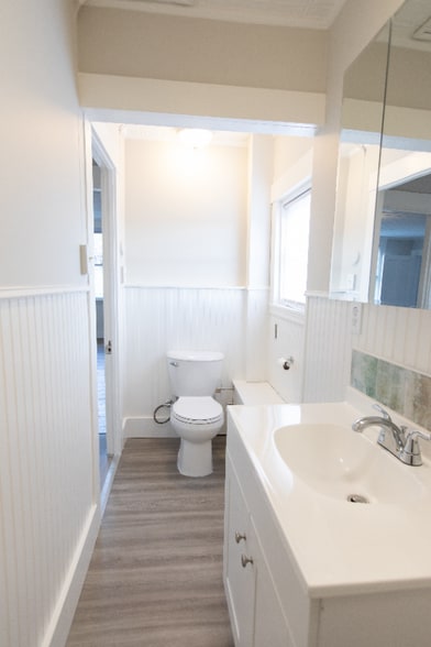 Building Photo - 150 Main St