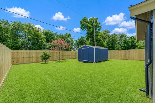 Building Photo - 3538 Truxton Dr