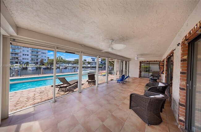 Building Photo - 2752 NE 3rd St