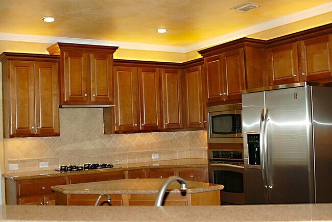 Building Photo - 5014 Grand Phillips Ln