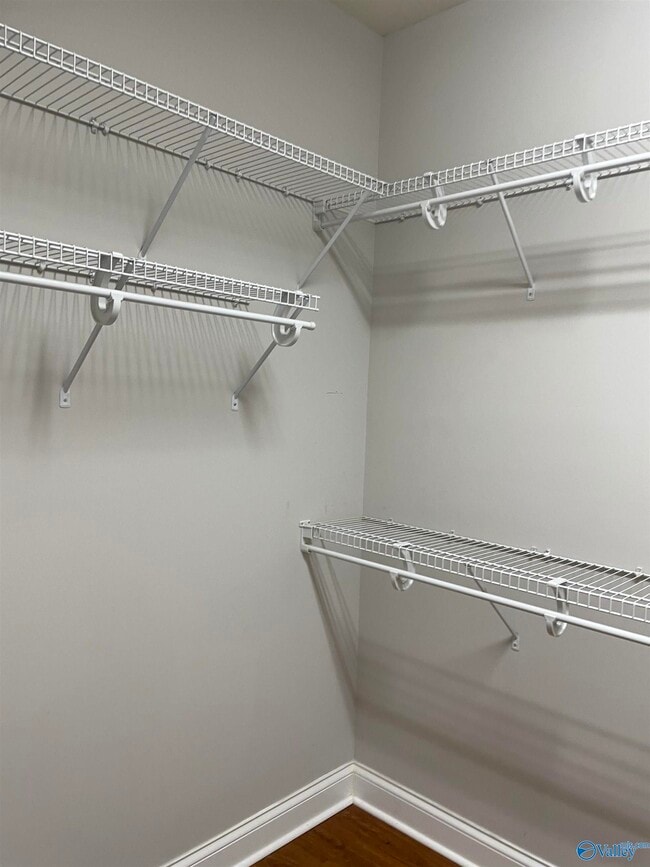 Building Photo - 212 Treetop Dr SE