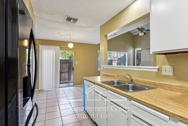 Building Photo - 6704 Windsor Hollow Dr