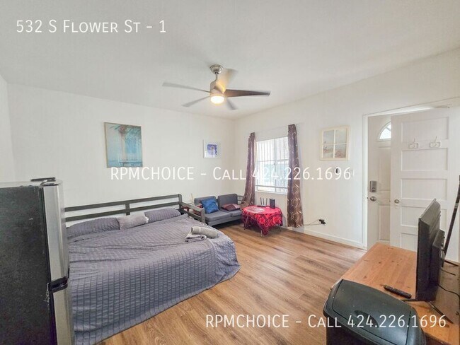 Building Photo - 532 S Flower St