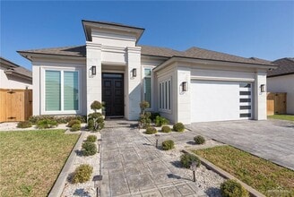 Building Photo - 25 Mount St