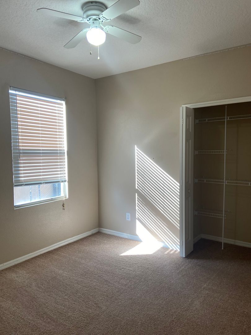 Building Photo - 628 Madina Cir