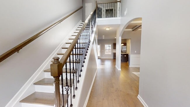 Building Photo - Beautiful 2 Story Home in W Richland