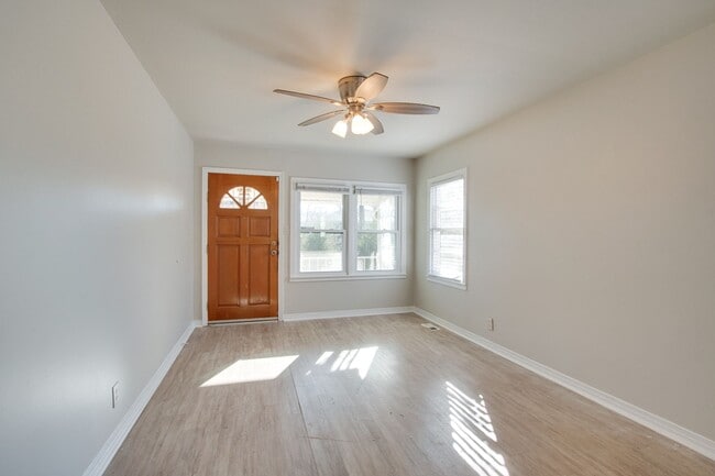 Building Photo - 1715 Chester St NW