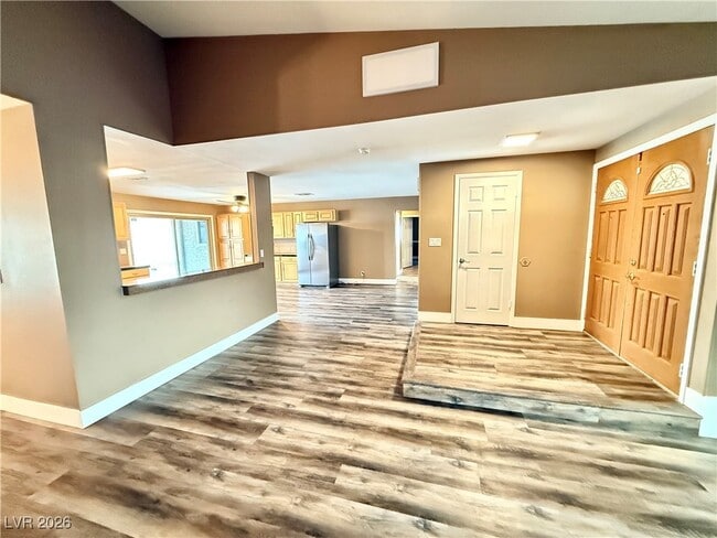 Building Photo - 6236 W Elmira Dr