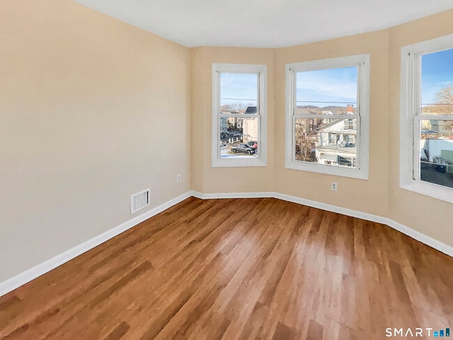 Building Photo - 34 Wolcott St