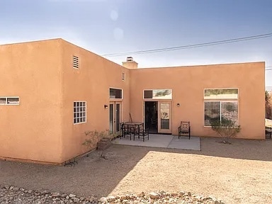 Building Photo - 12832 Miracle Hill Rd