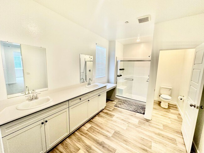 Building Photo - Newly-Built NextGen 5 bed 3.5 bath Lennar ...