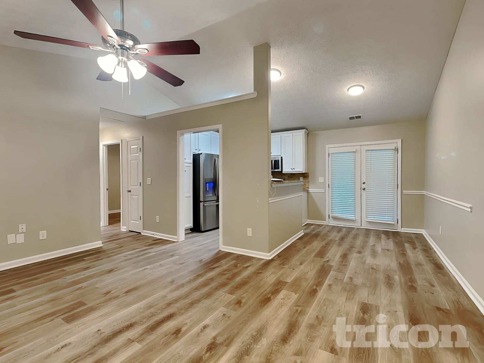 Building Photo - 449 Sarah's Ln