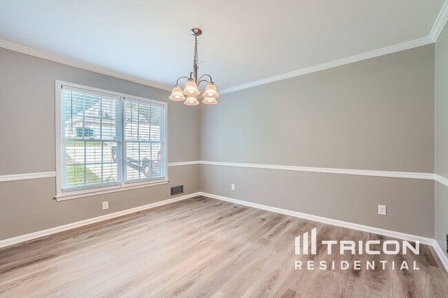 Building Photo - 3020 Royal Creek Way SW