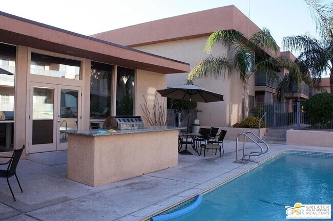 Building Photo - 400 N Sunrise Way