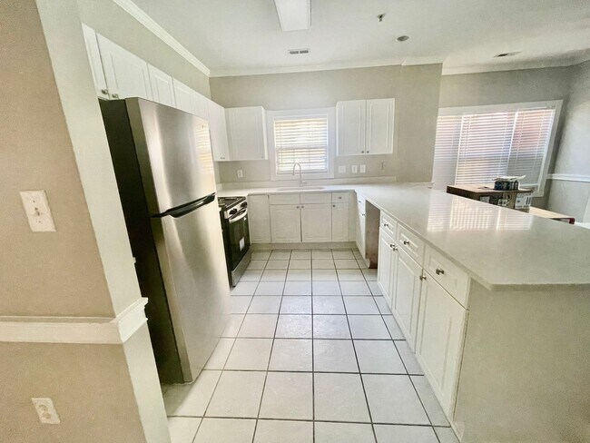 Building Photo - (Holdfunds)MeadowVista9041