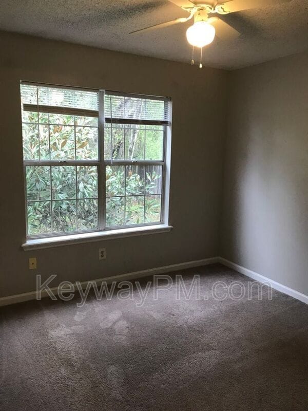 Building Photo - 2211 Birnam Pl