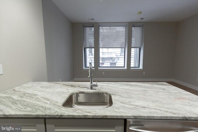 Building Photo - 1411 Walnut St