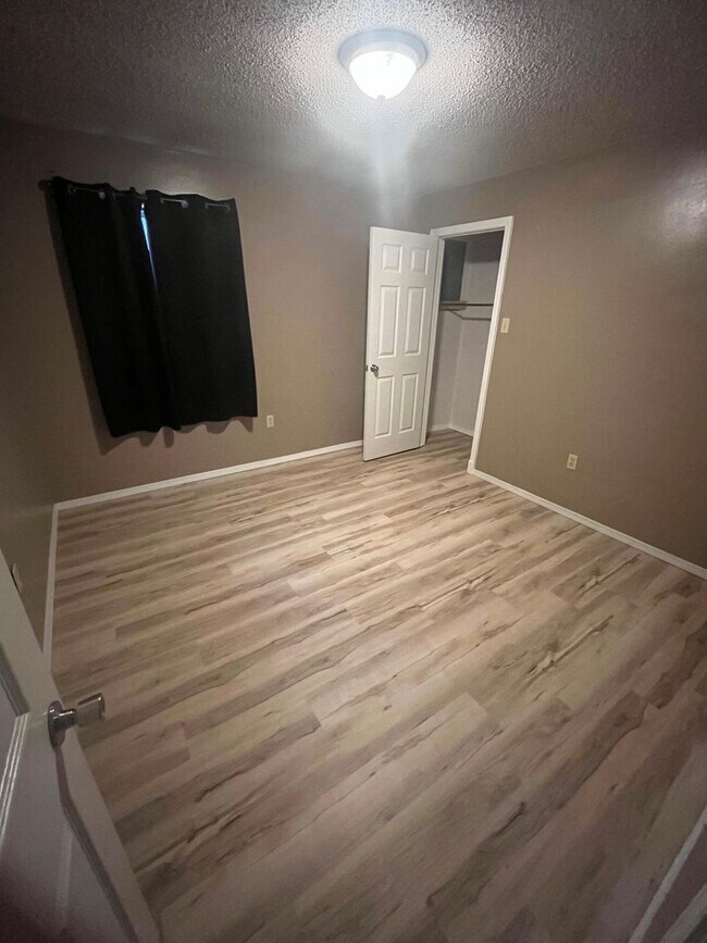 Building Photo - Come take a look at this 3-bedroom 2-bath home in Dover.