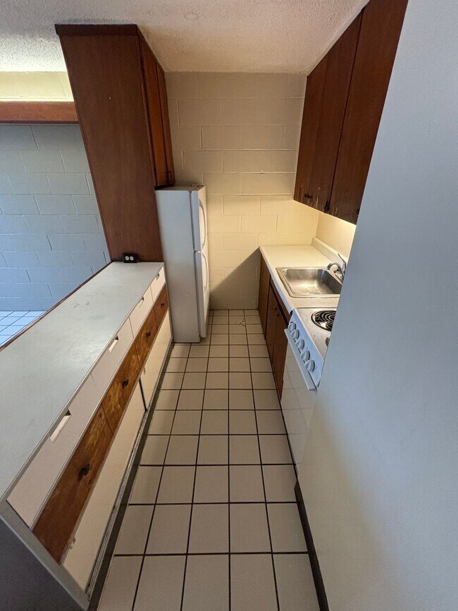 Building Photo - Welcome