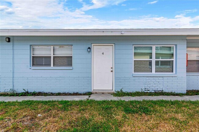 Building Photo - 140 112th Ave N