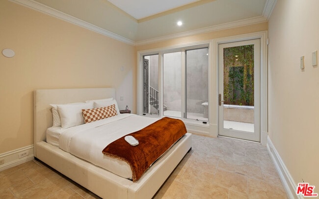 Building Photo - 718 N Rodeo Dr