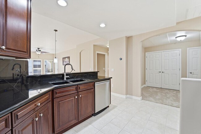 Building Photo - 5350 E Deer Valley Dr