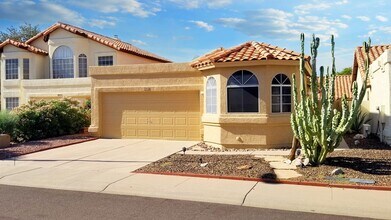 Building Photo - Coming Soon! Scottsdale Home 3/2 Bed/Bath - Available Now!