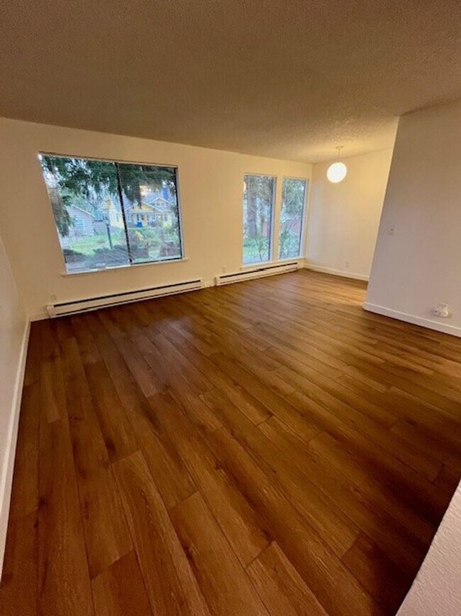 Building Photo - 1325-1327 Grant St