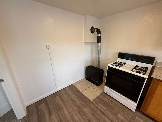 Building Photo - 1135 SE Salem Ave