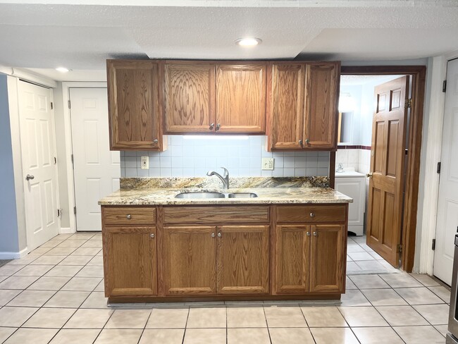 Primary Photo - 204 S Main St