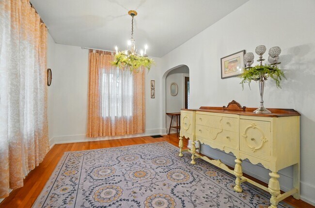 Building Photo - 3000 Hillside Ave