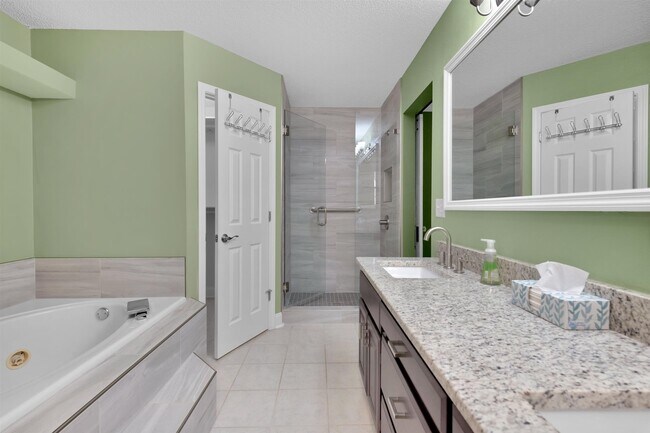 Building Photo - 2642 Barefoot Creek Cir