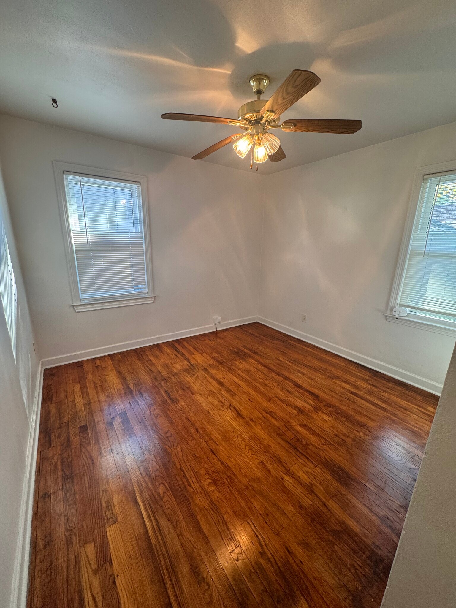 Building Photo - 412 Adams Ave