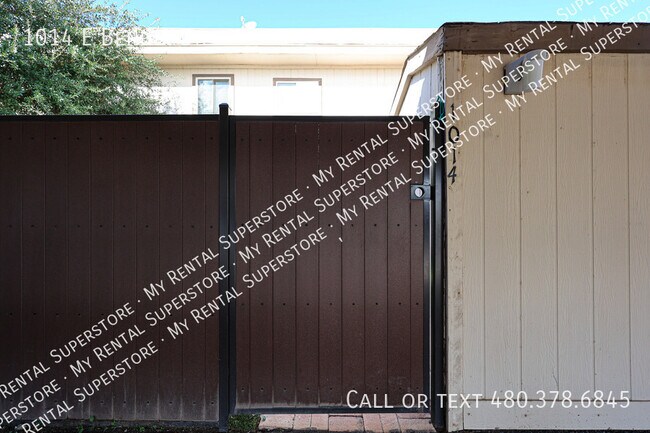 Building Photo - 1014 E Bendix Dr