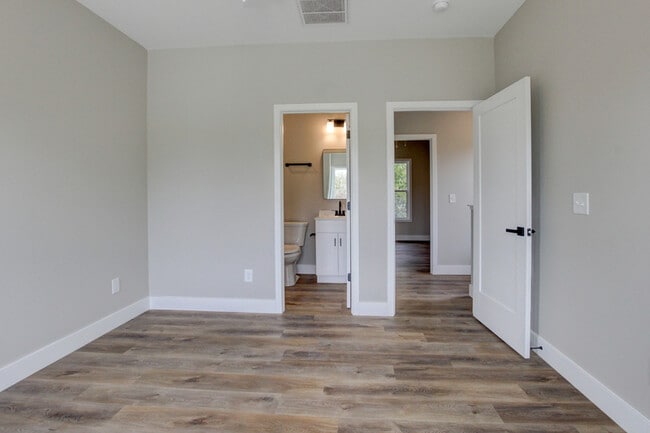 Building Photo - 226 3rd St