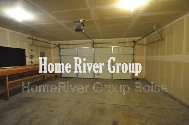 Building Photo - 163 W White Sands Dr