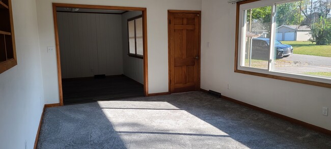 Building Photo - 113 S Broadview Cir Dr