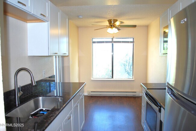 Building Photo - 3399 Crystal Ln